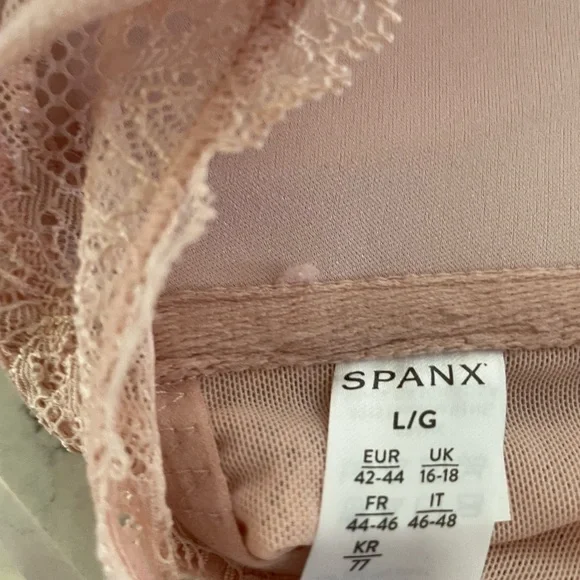 Spanx Lace Trimmed Cream Bralette - Picture 3 of 3